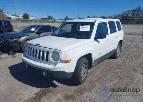 2014 Jeep Patriot Sport z USA, uszkodzony, nr VIN 1C4NJPBB8ED758825